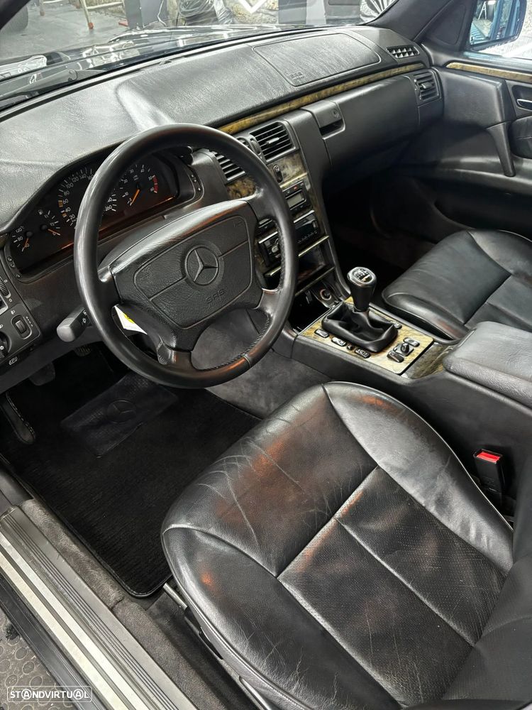 Mercedes-Benz E 250 TD Classic - 7