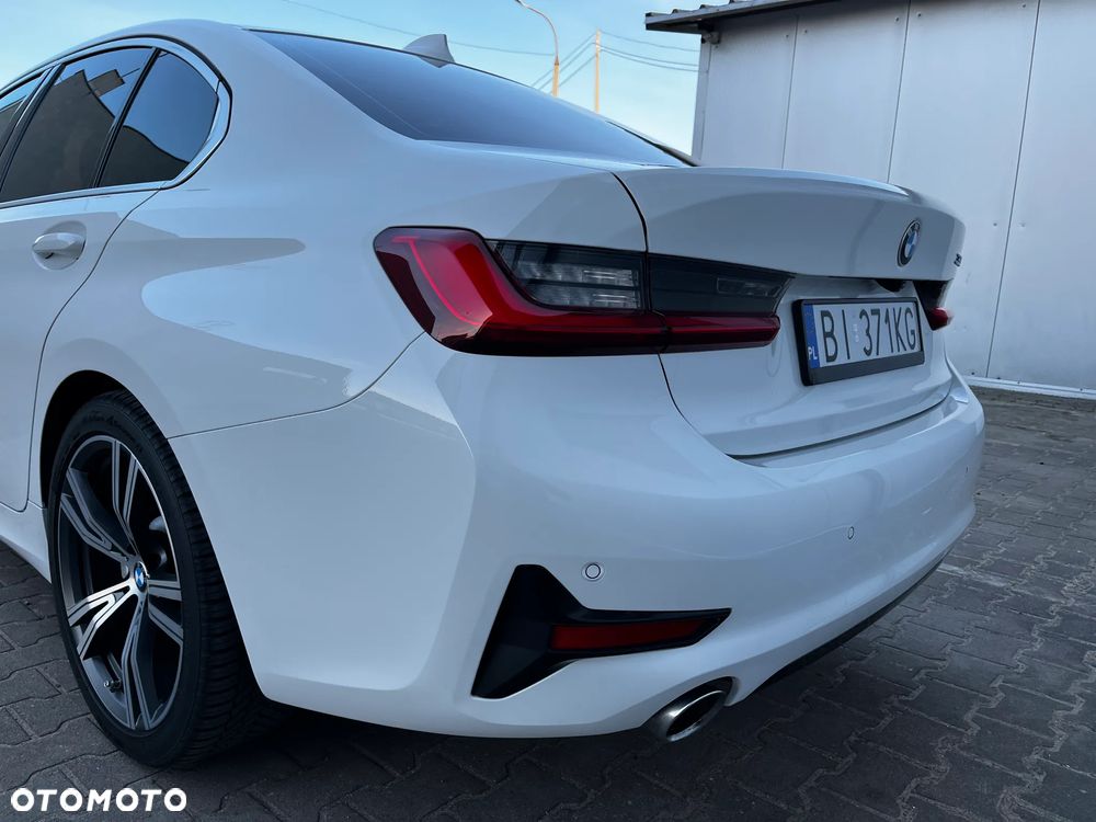 BMW Seria 3 330i Sport Line - 7