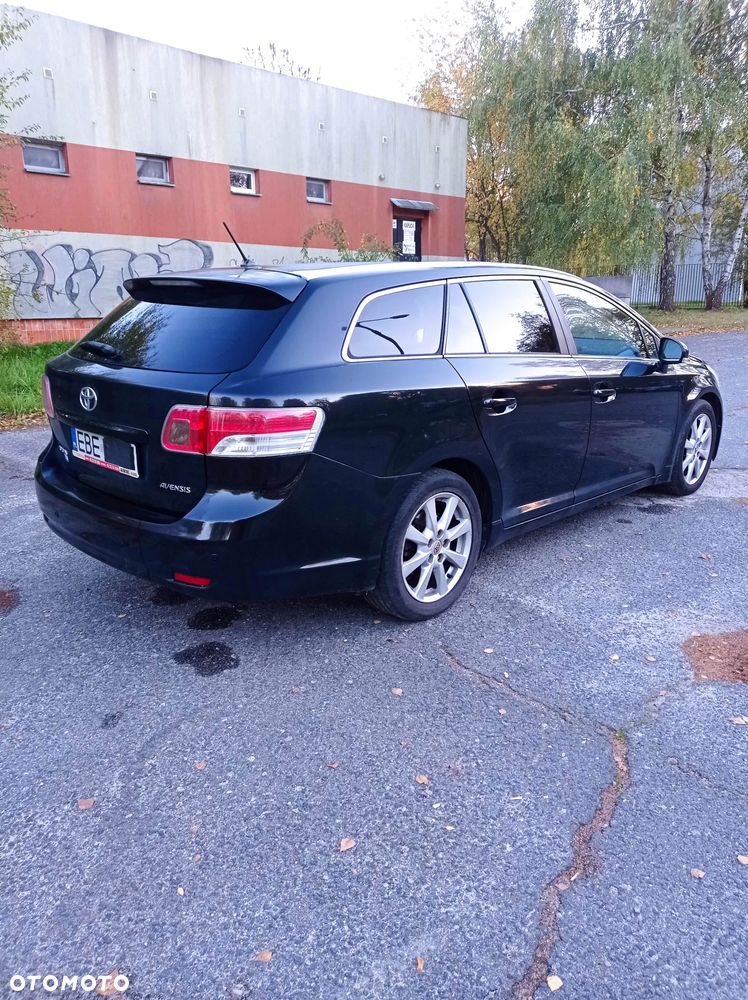 Toyota Avensis 2010 photo 3