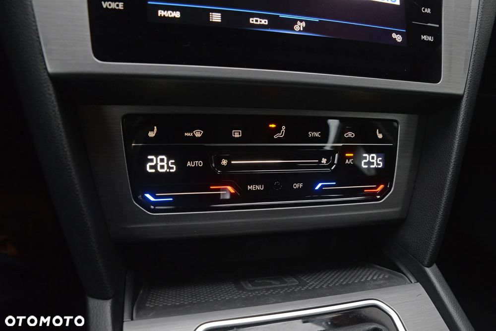 Volkswagen Passat 1.5 TSI EVO Elegance DSG - 30