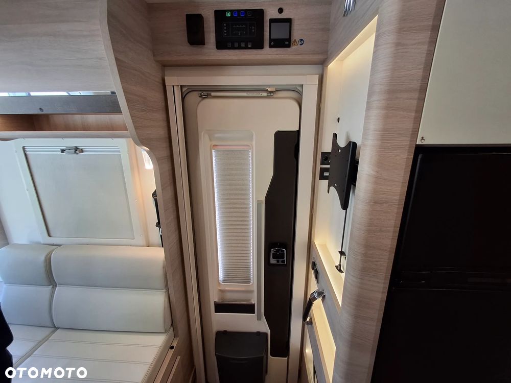 Rapido 8096dF S80 Ultimate Line Kamper 5 Osób Wersja Zimowa Podwójna Podłoga Klasa Premium Bogaty Oświetlenie Ambiente Euro 6 Felgi Aluminiowe - 16
