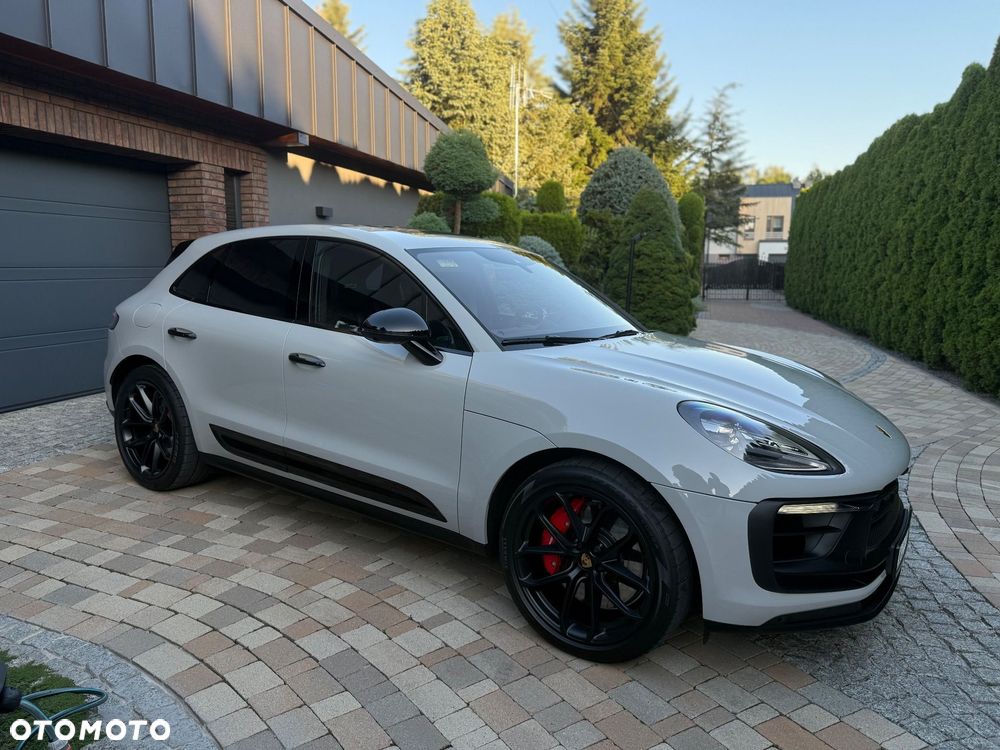 Porsche Macan - 1