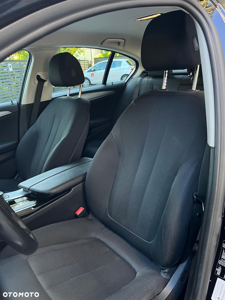 BMW Seria 5 518d - 19