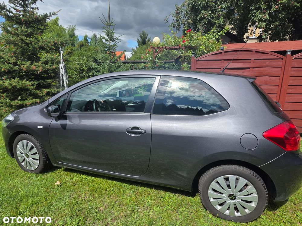 Toyota Auris 2.0 D-4D Luna - 2