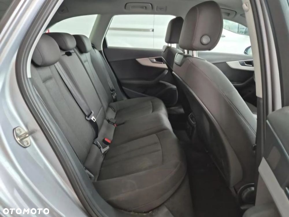 Audi A4 Avant 2.0 TDI Design - 6
