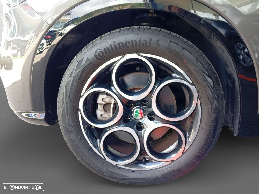 Alfa Romeo Tonale 1.5 Hybrid Ti - 14