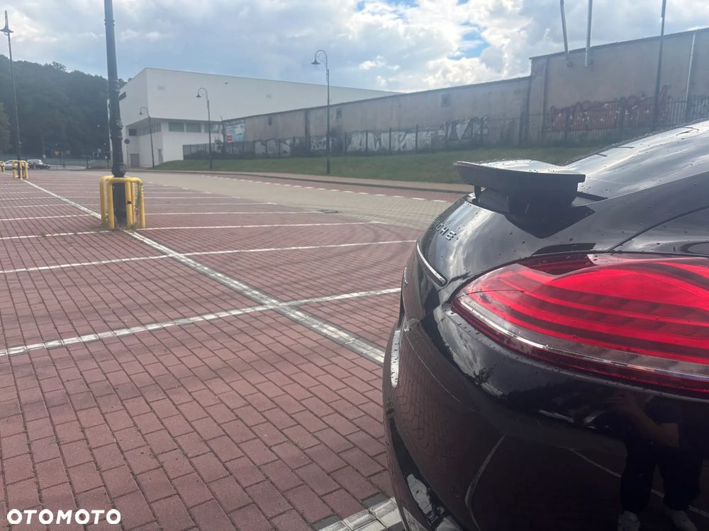 Porsche Panamera 4 Platinum Edition - 11