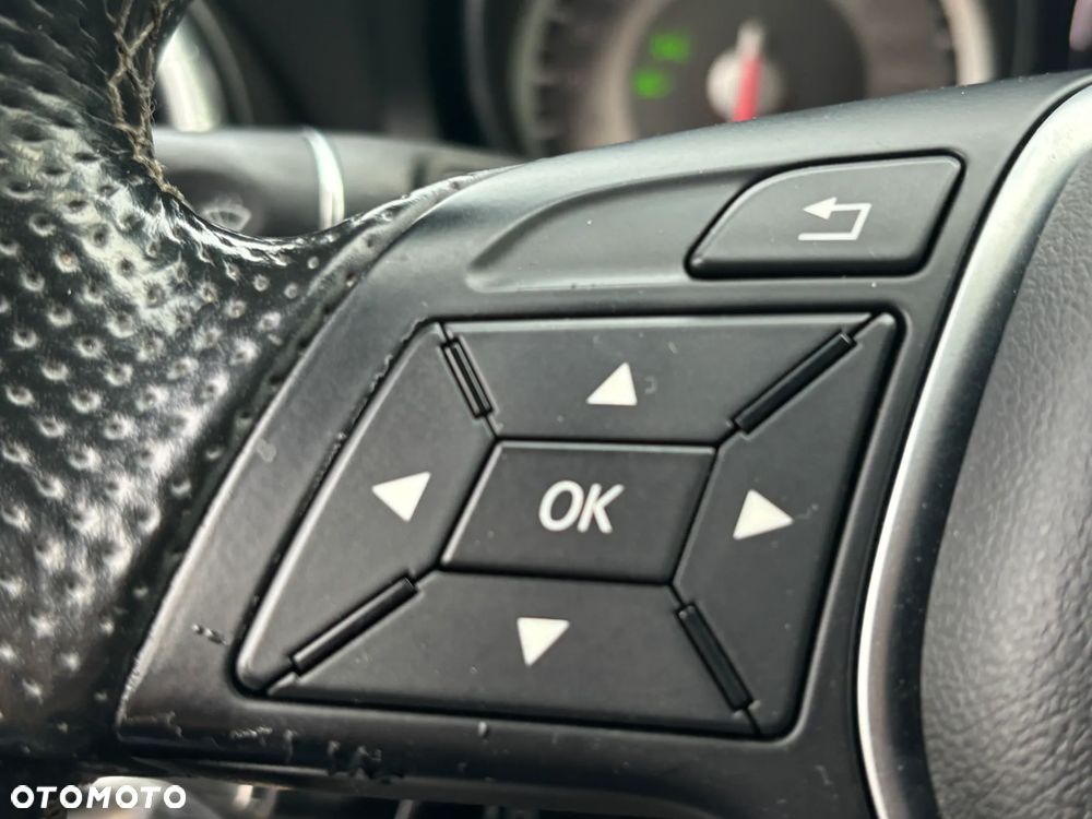 Mercedes-Benz CLA 180 StreetStyle - 23
