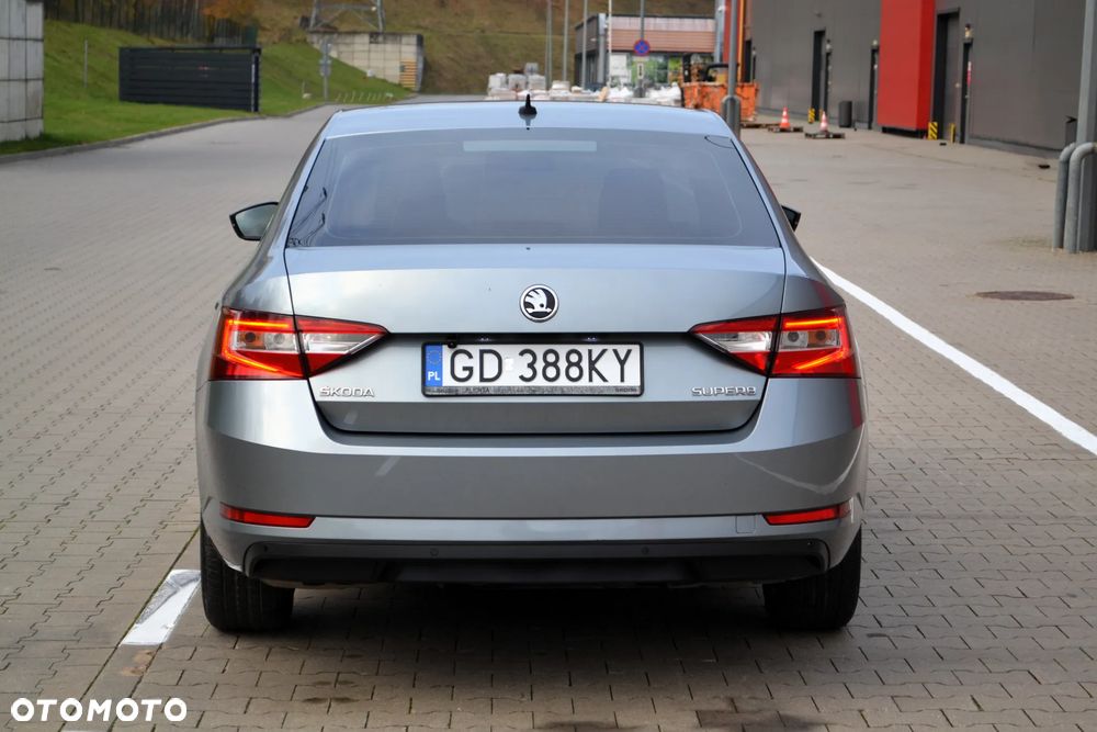 Skoda Superb 1.8 TSI Ambition - 29