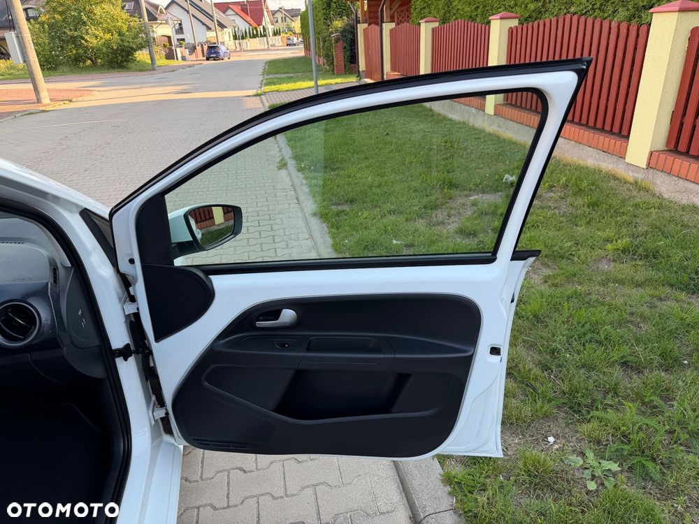 Volkswagen up! white style - 38