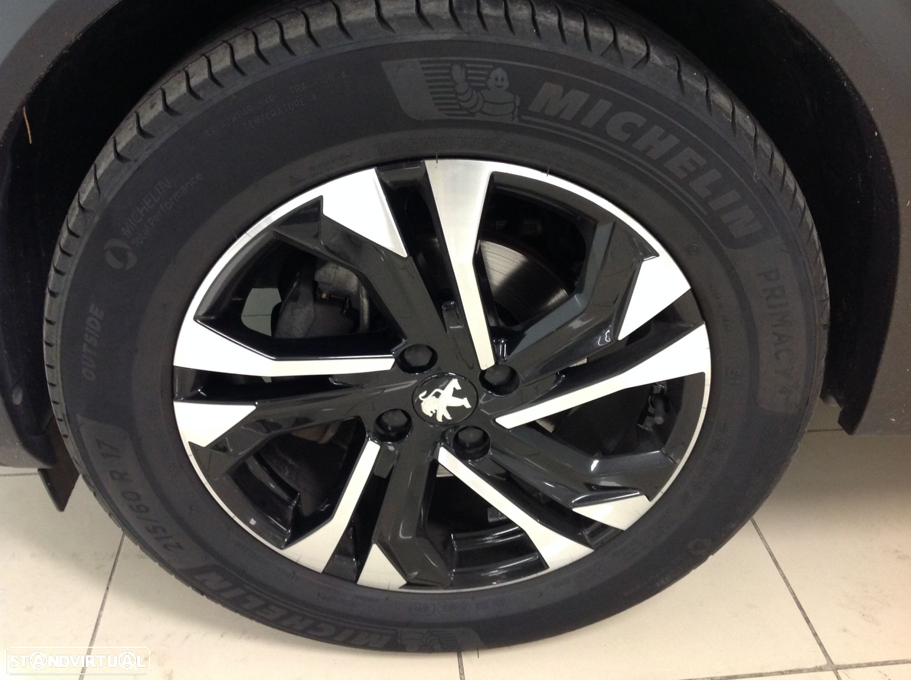 Peugeot 2008 1.2 PureTech Allure - 9