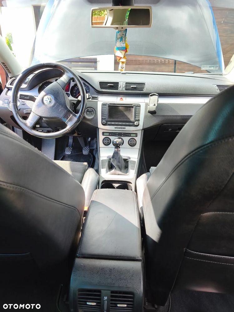 Volkswagen Passat 2.0 TDI Comfortline - 12
