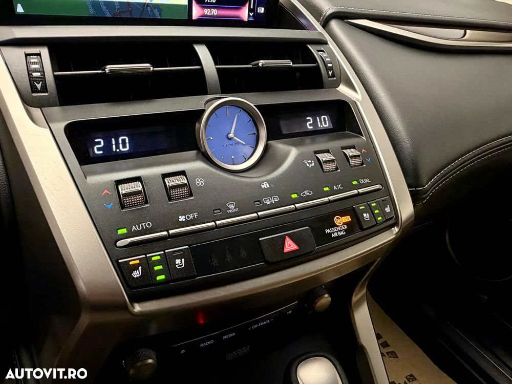 Lexus Seria NX 300h AWD Luxury - 30