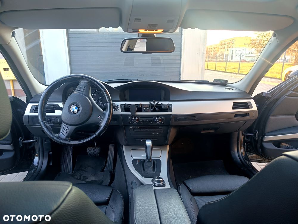 BMW Seria 3 325i xDrive - 5