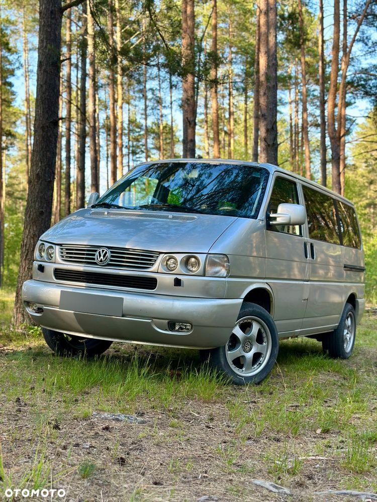 Volkswagen Caravelle - 1