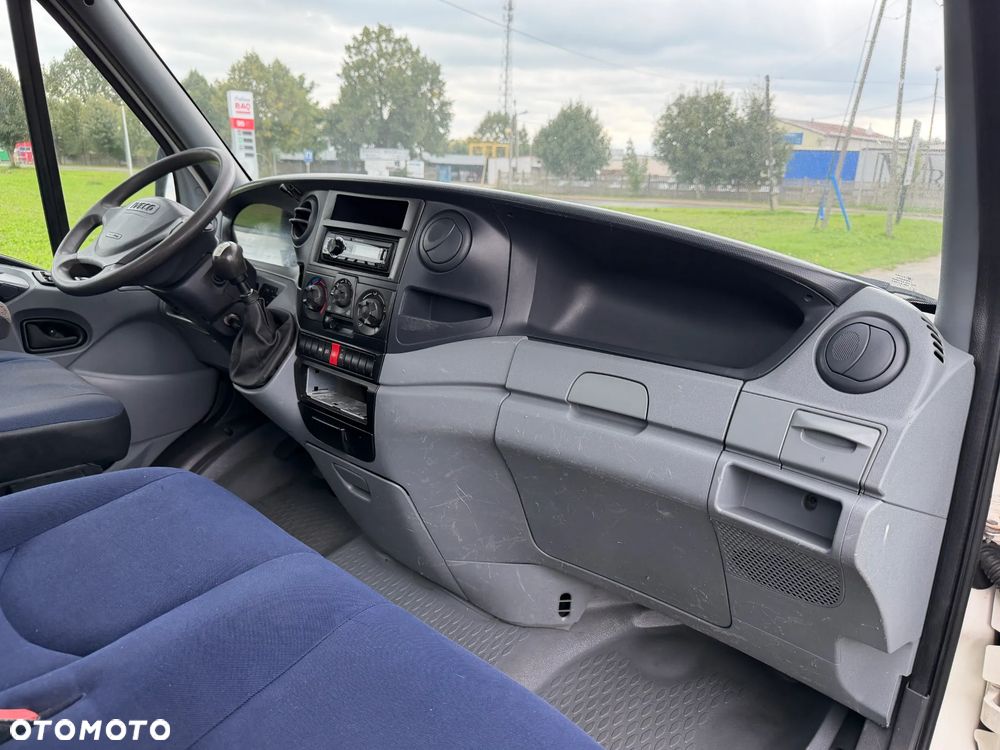 Iveco 50C15 * 3.0 / 150KM * Skrzyniowe * Koła bliźniacze * Rozstaw osi: 3.75m* - 31