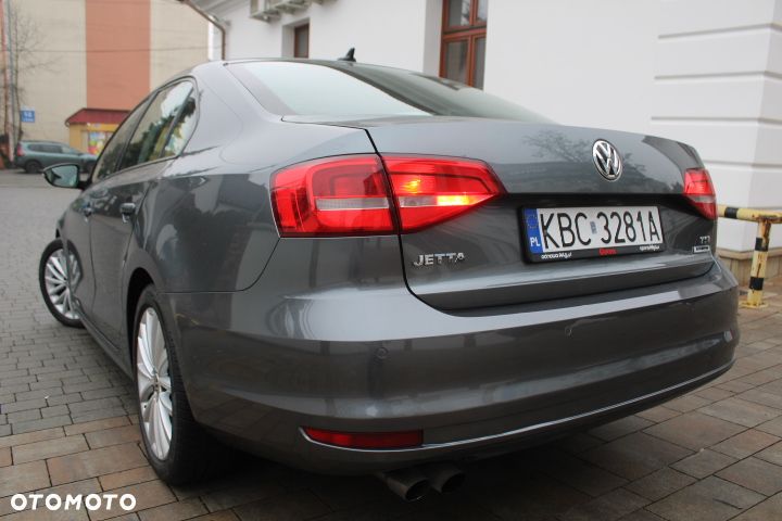 Volkswagen Jetta 1.4 TSI BMT Trendline - 31