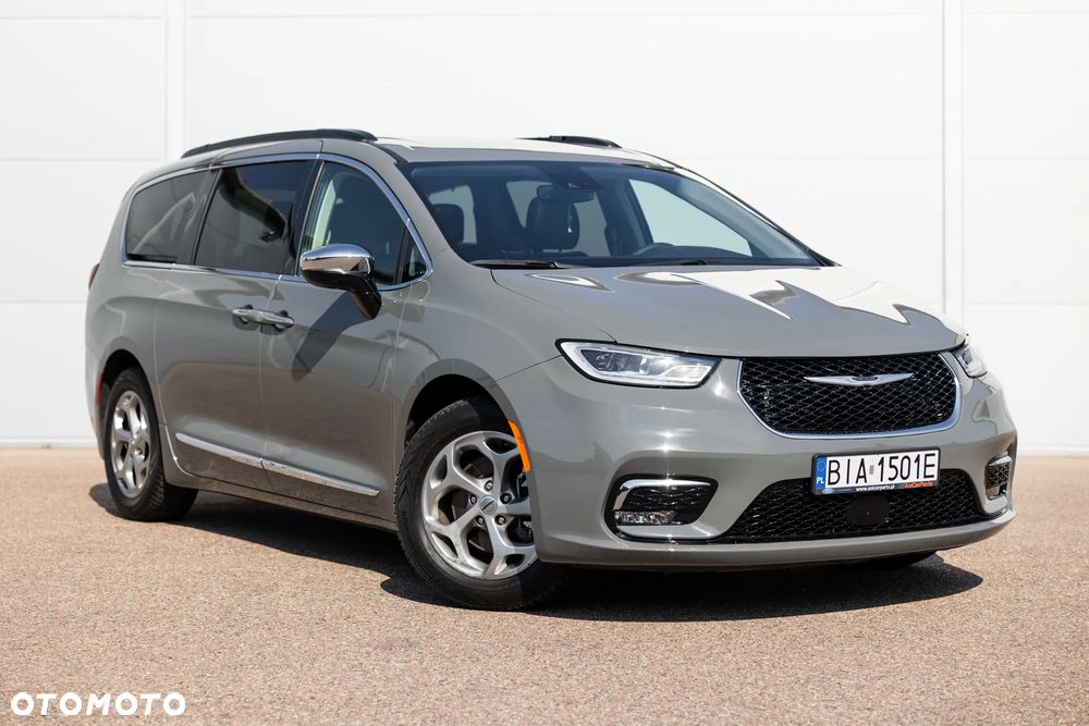 Chrysler Pacifica - 1