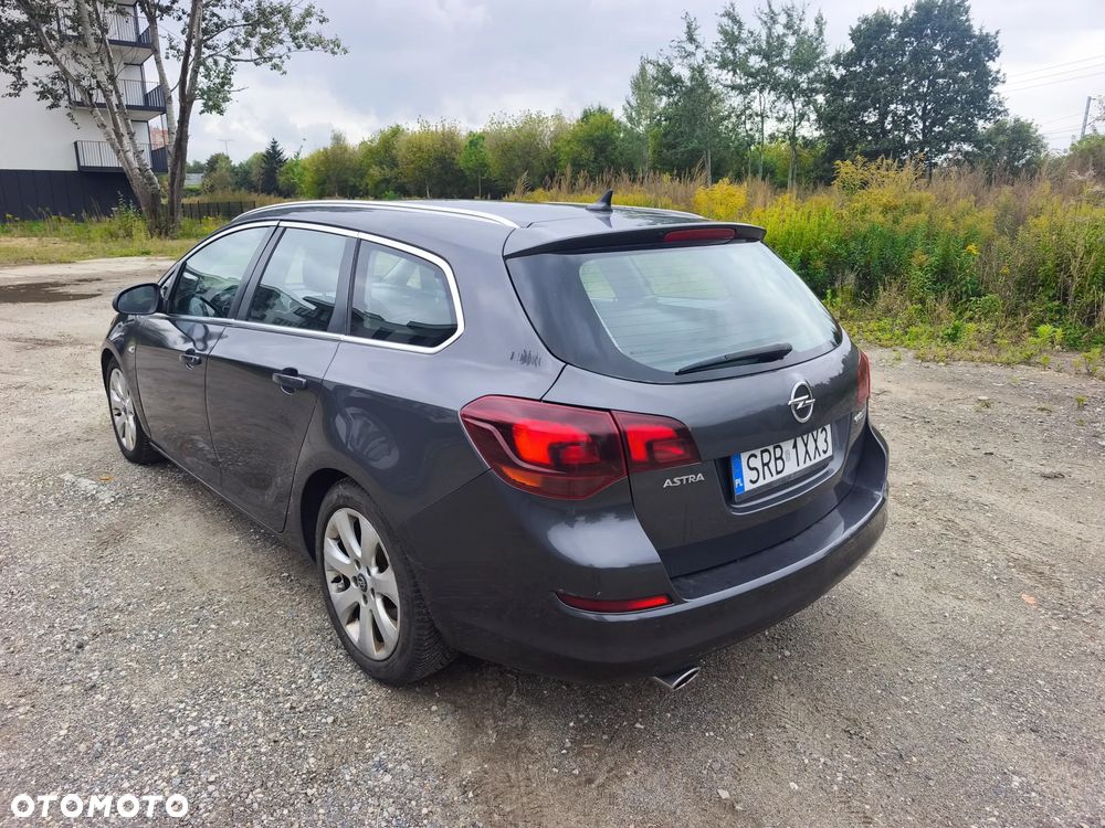 Opel Astra 2.0 CDTI Cosmo - 3