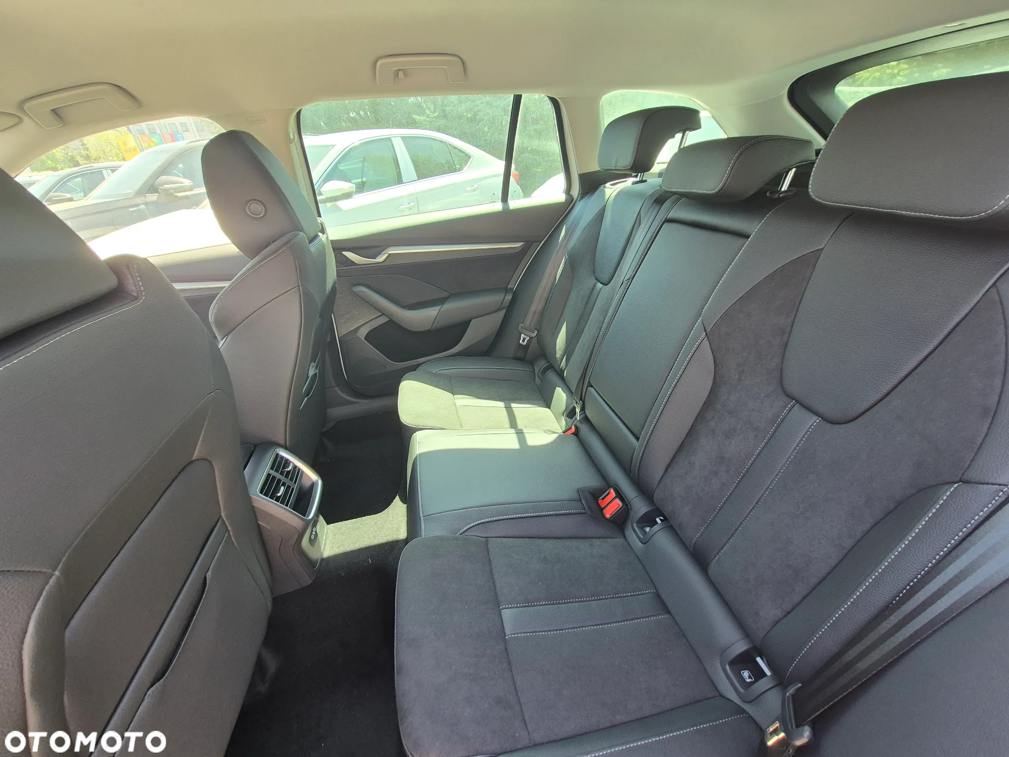 Skoda Octavia 1.5 TSI mHEV Selection DSG - 11