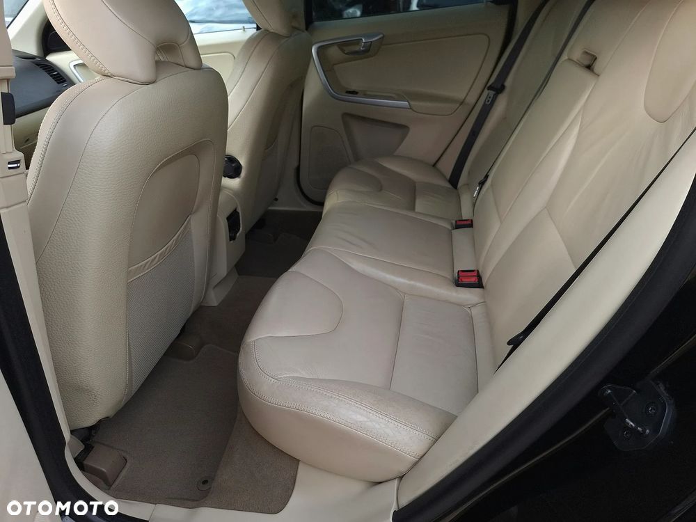 Volvo XC 60 2.4D AWD Summum - 20