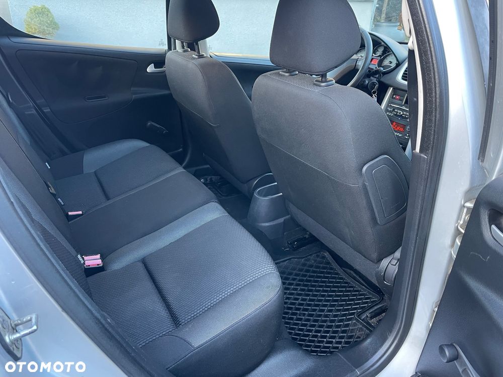 Peugeot 207 HDi FAP 92 Forever - 14