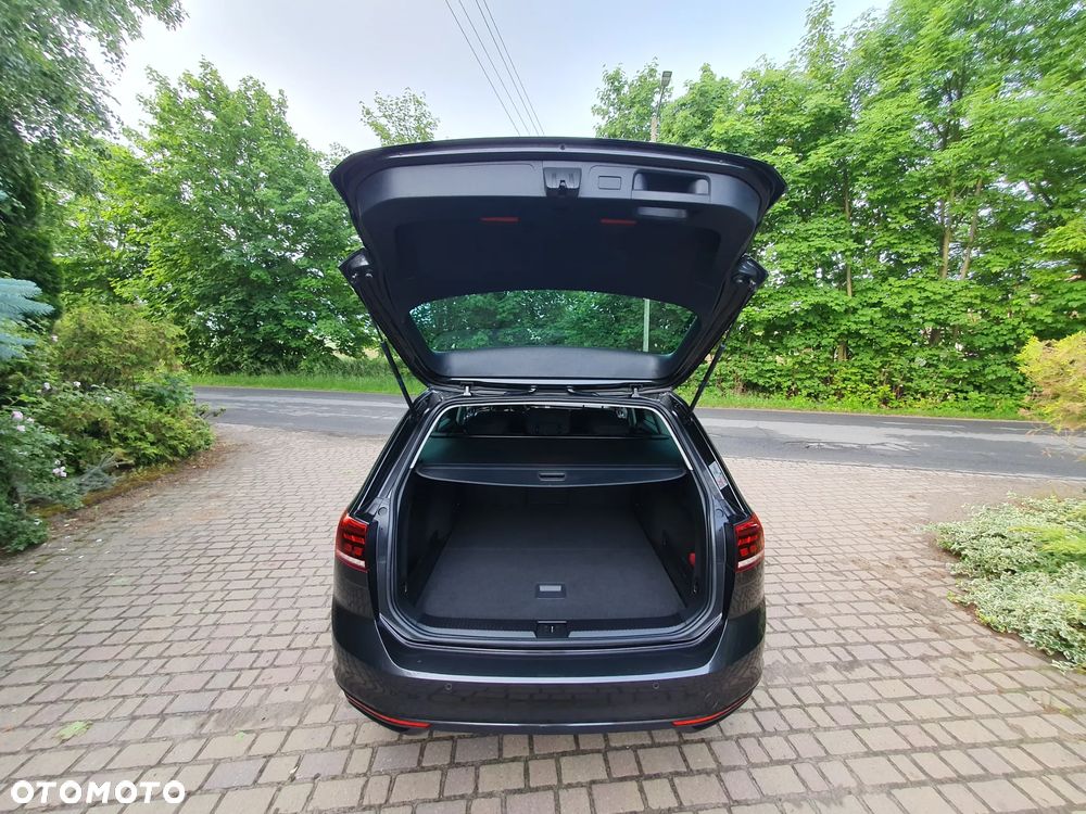 Volkswagen Passat 2.0 TDI SCR DSG Business - 8