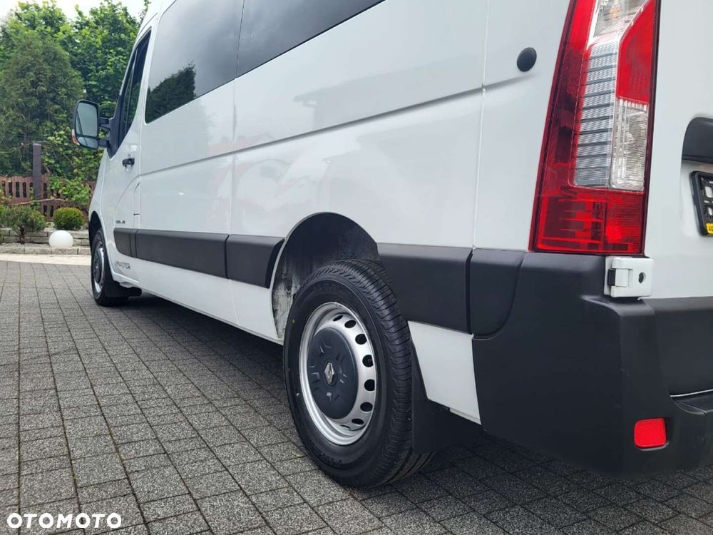 Renault Master 2.3 170ps. L2H2  8-osobowy - 8