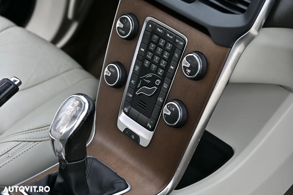 Volvo V40 Cross Country D2 Summum - 5