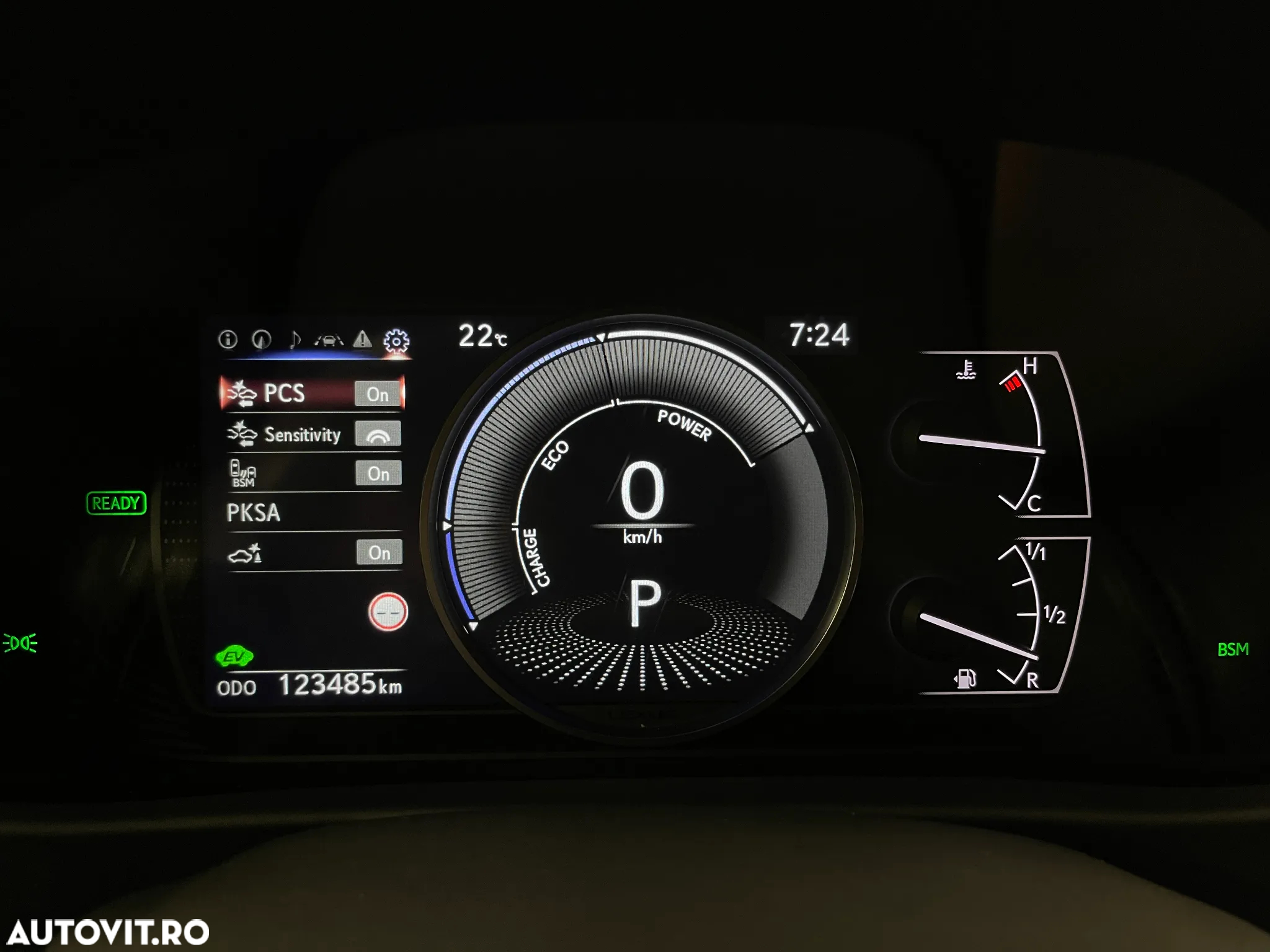 Lexus UX 250h 2.0L HEV 20H- (178 HP) 4X4 CVT Executive - 29