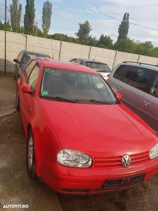 Usa fata dreapta/Usa spate dreapta/Usa spate stanga/ Bara spate/Haion cu luneta/ Motor Volkswagen Golf 4 - 3
