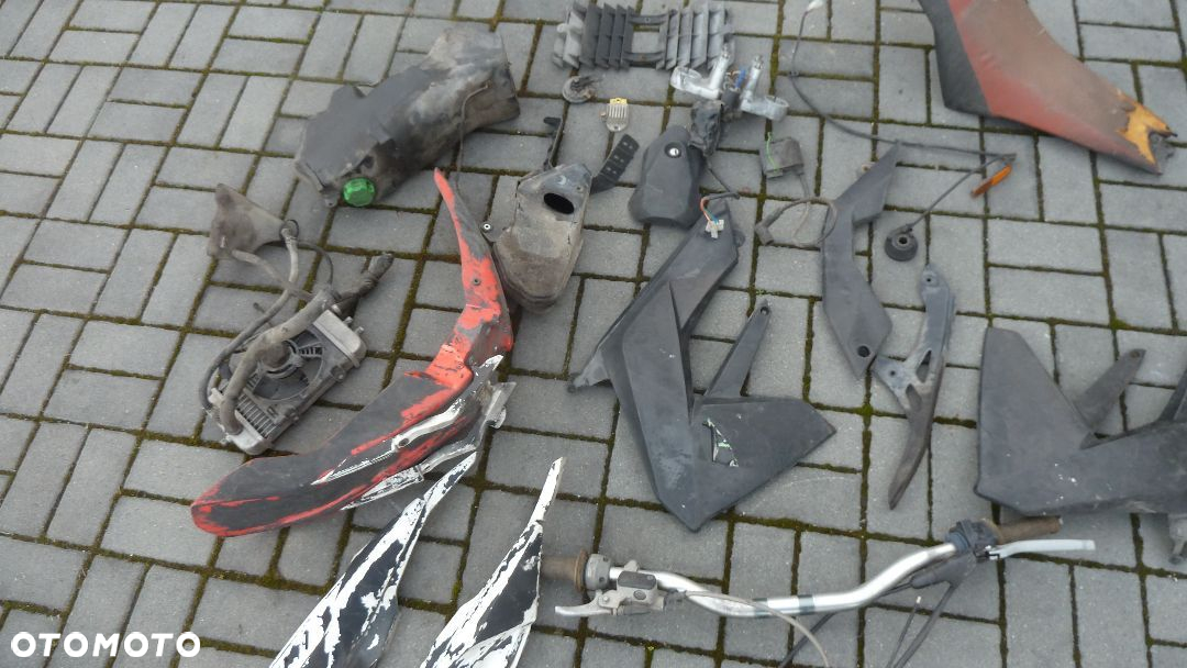 APRILIA RX 50  wydech bok chłodnica moduł felga  kierownica - 3