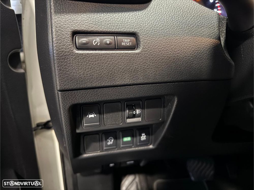 Nissan Qashqai 1.2 DIG-T N-Vision Xtronic - 39