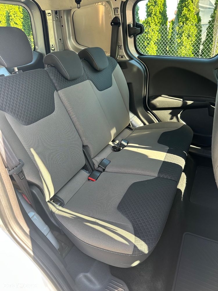 Ford Courier - 16