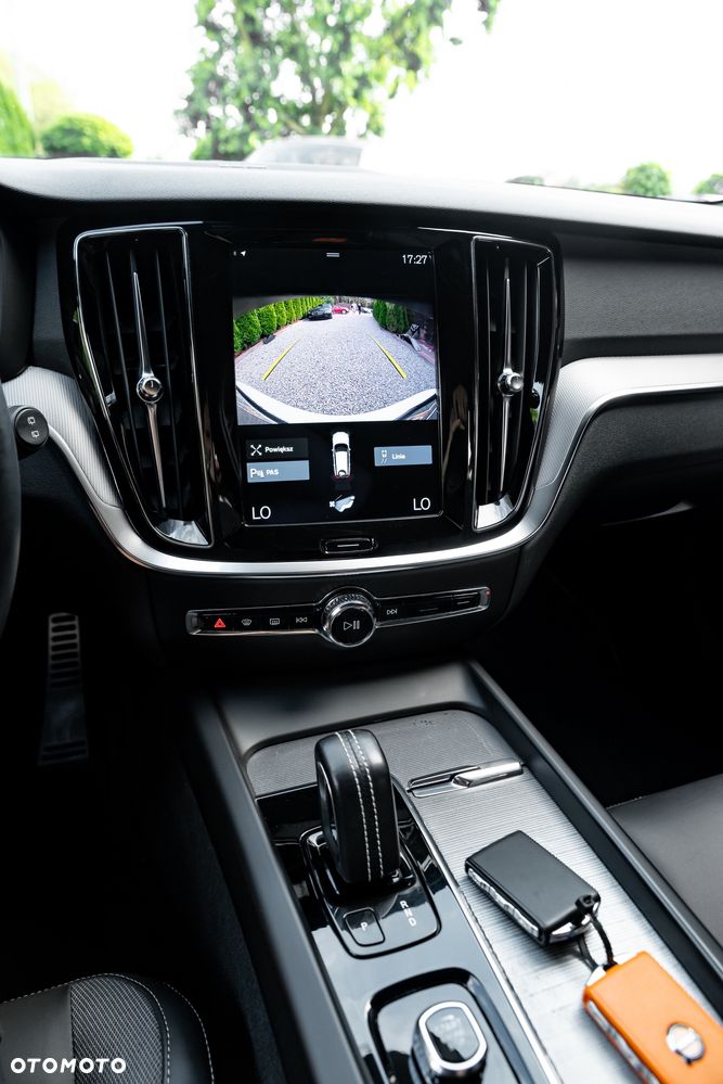 Volvo V60 B4 D Geartronic RDesign - 37