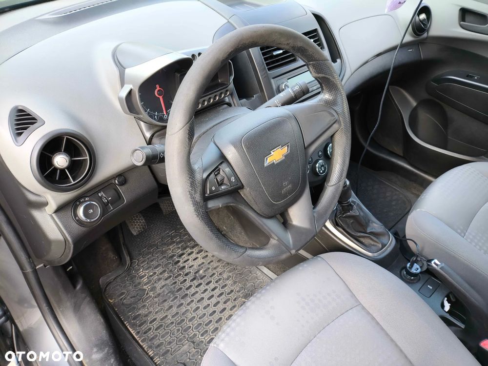 Chevrolet Aveo - 12