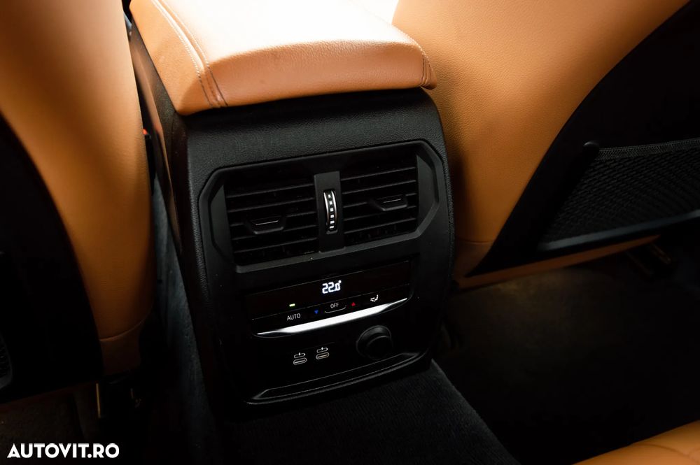 BMW Seria 3 318d Sport Line - 16