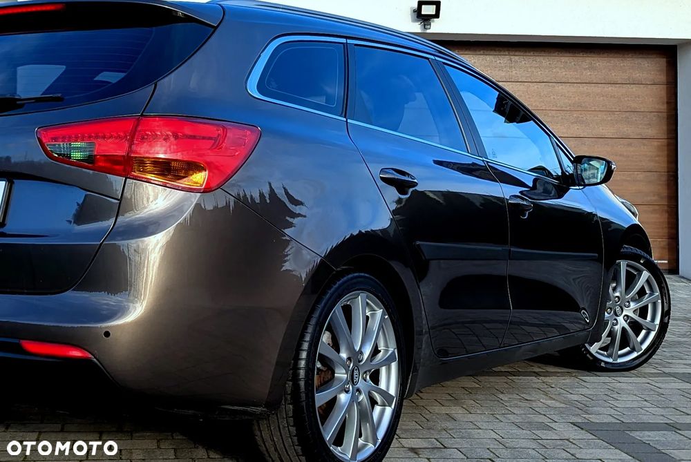 Kia Ceed 1.6 GDI ISG Dream-Team Edition - 30