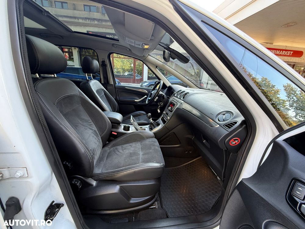 Ford S-Max 2.0 TDCi DPF Titanium - 17