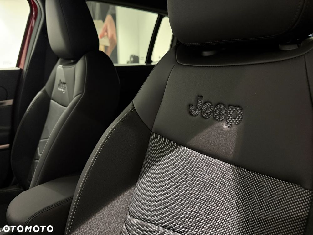 Jeep Avenger ver-1-2-t3-mhev-summit-fwd-edct6 - 17