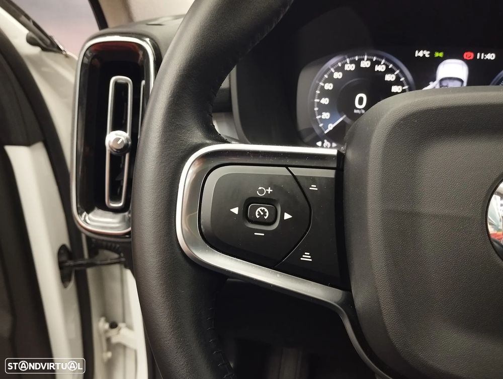 Volvo XC 40 2.0 D4 Momentum Plus AWD - 20