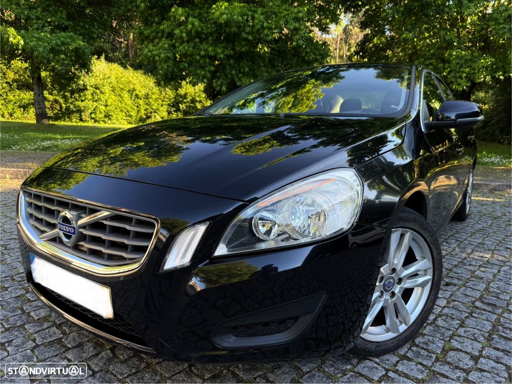 Volvo S60 2.0 D3 Momentum - 3