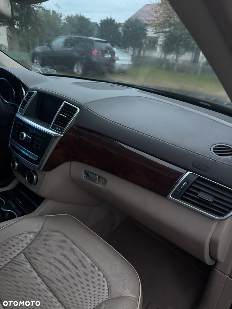Mercedes-Benz GL 350 BlueTec 4-Matic - 17