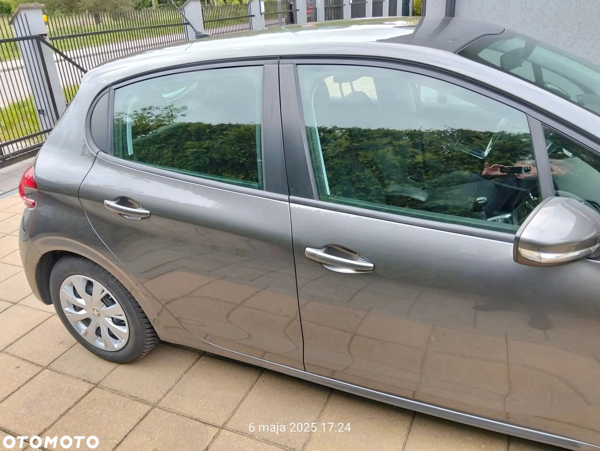 Peugeot 208 - 10