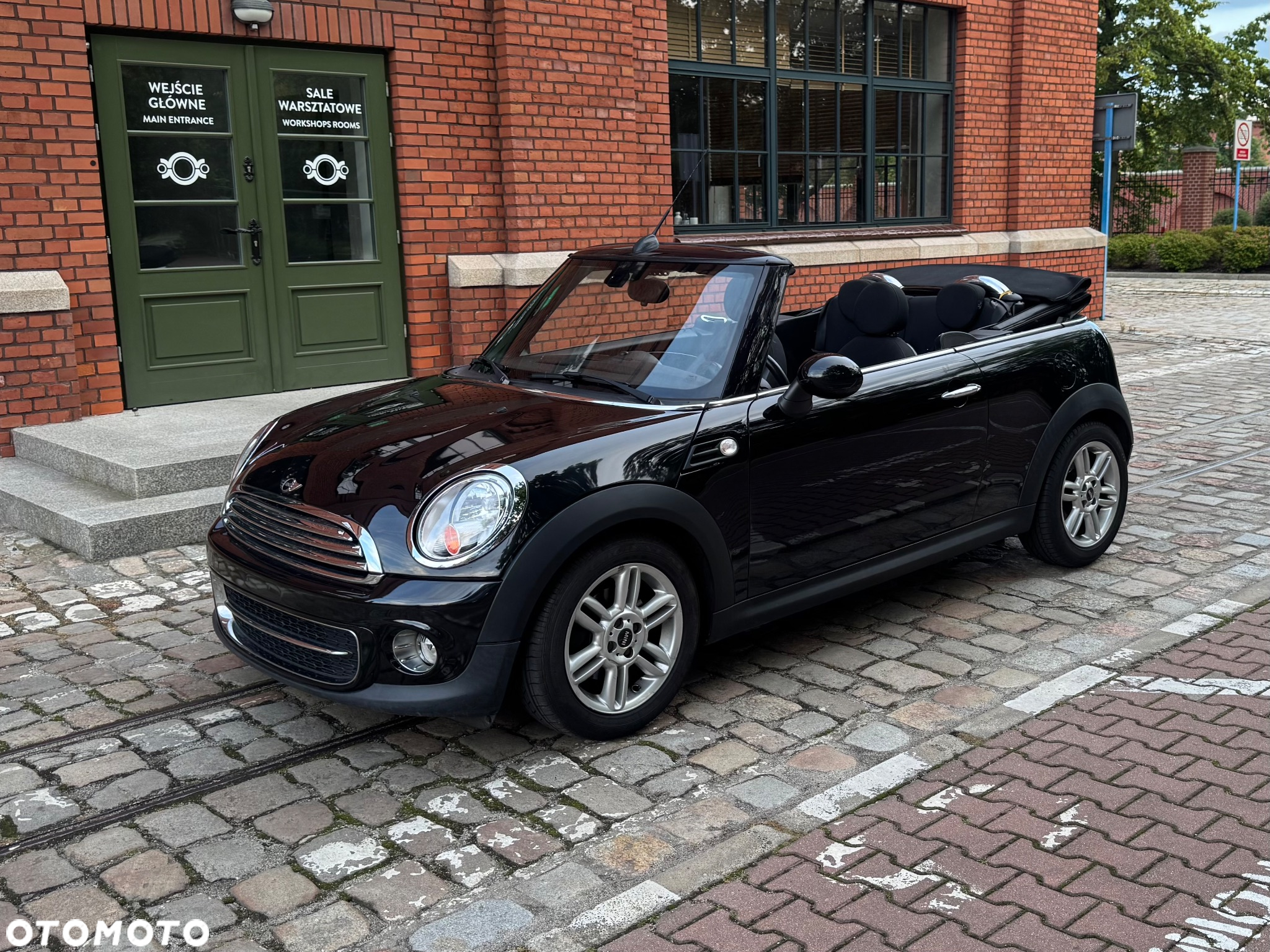 MINI Cooper Cabrio - 13