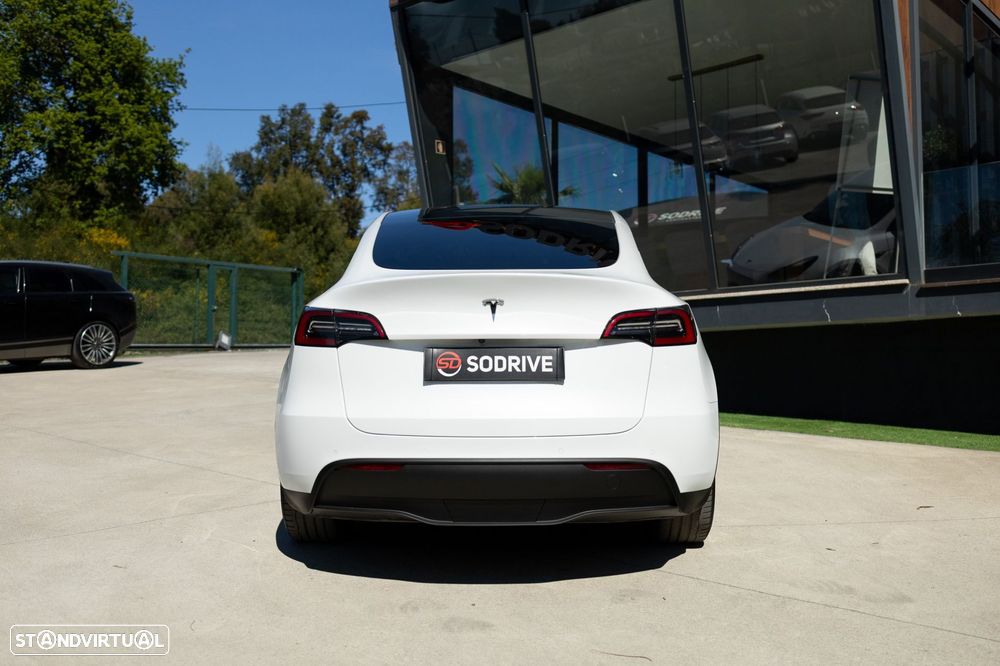 Tesla Model Y Long Range Dual Motor AWD - 24
