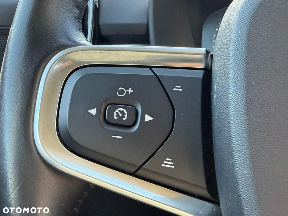 Volvo XC 40 D3 Momentum - 32