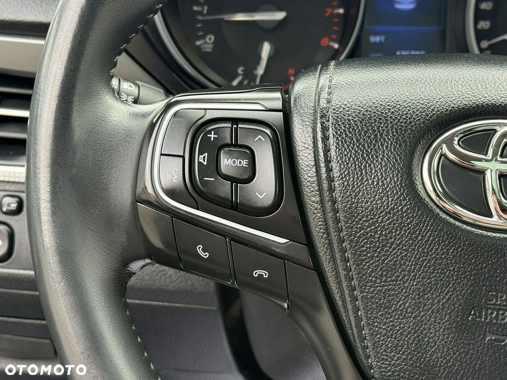 Toyota Avensis 1.8 Premium - 20