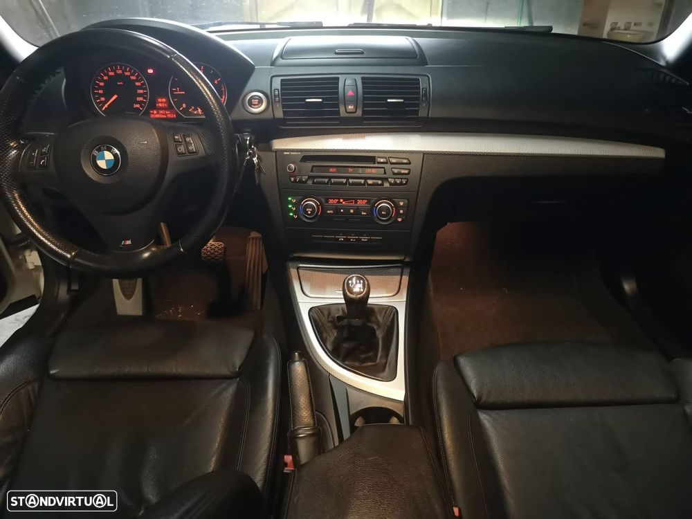 BMW 118 d Limited Edition Lifestyle c/ M Sport Pack - 10