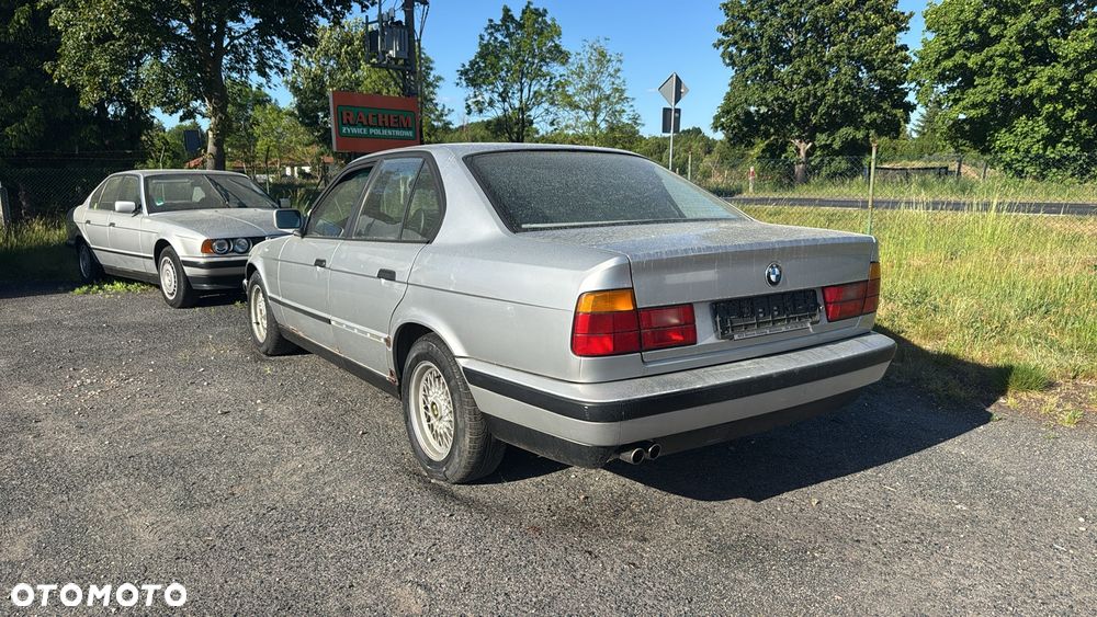 BMW Seria 5 525i - 4